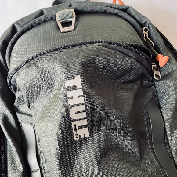 THULE "EnRoute Strut" Backpack EUC - Picture 8 of 10